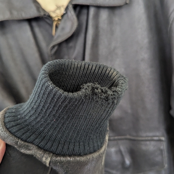 Vintage Distressed Black Leather Bomber Jacket Airborne Aviator - Picture 9 of 17